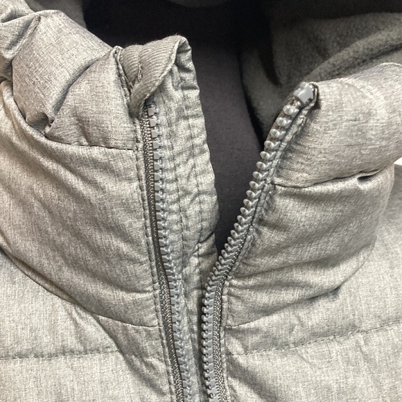 New! All In Motion Boys Gray Short Puffer Jacket Medium - Picture 5 of 6